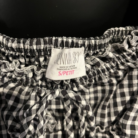 Gingham Tank 🤍🖤 - Picture 3 of 3